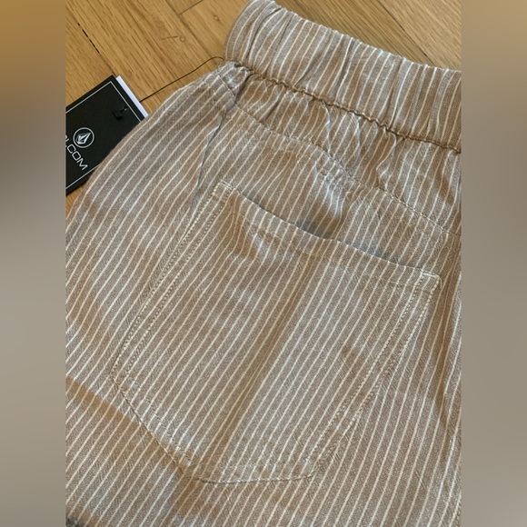 NWT VOLCOM khaki/white striped Sunday Strut Cuffed Shorts Size S - Picture 5 of 11